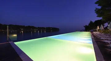 Crvena Luka Resort