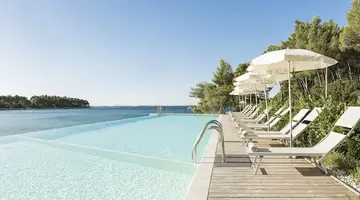 Crvena Luka Resort