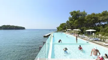 Crvena Luka Resort