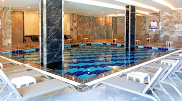 Crystal Centro Pearl Collection