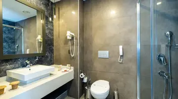 Crystal Centro Pearl Collection