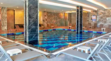 Crystal Centro Pearl Collection