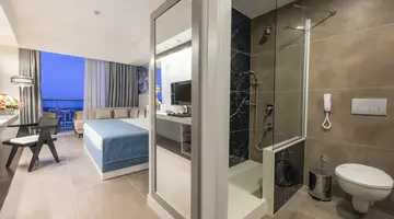 CRYSTAL CENTRO PEARL COLLECTION