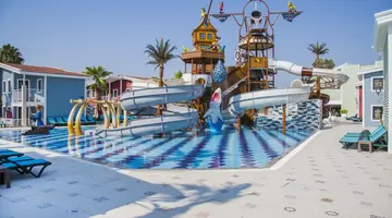 Crystal Club World Of Colours Resort & S