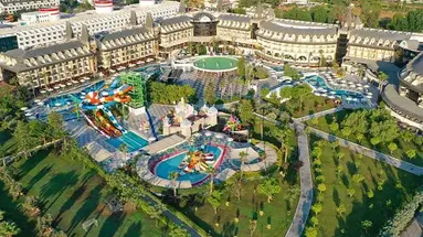 CRYSTAL DE LUXE RESORT & SPA