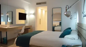 Crystal Springs Beach Hotel