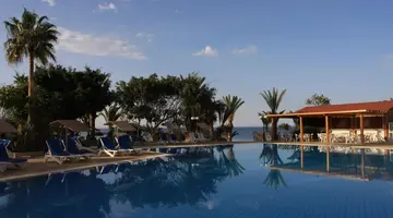 Crystal Springs Beach Hotel