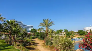 Crystal Springs Beach Hotel