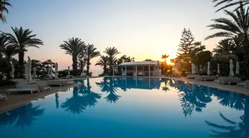 Crystal Springs Beach Hotel