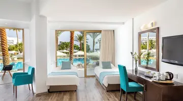 Crystal Springs Beach Hotel