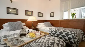 Crystal Suites Old Town