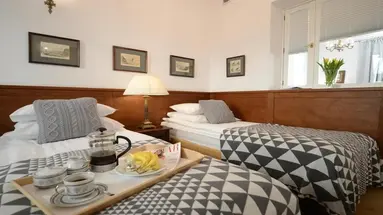 Crystal Suites Old Town
