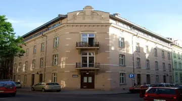 Crystal Suites Old Town