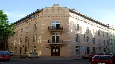 Crystal Suites Old Town