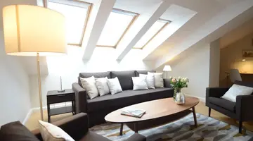 Crystal Suites Old Town
