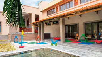 CRYSTALS Beach Resort Belle Mare BY RADISSON