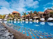 CRYSTALS Beach Resort Belle Mare BY RADISSON