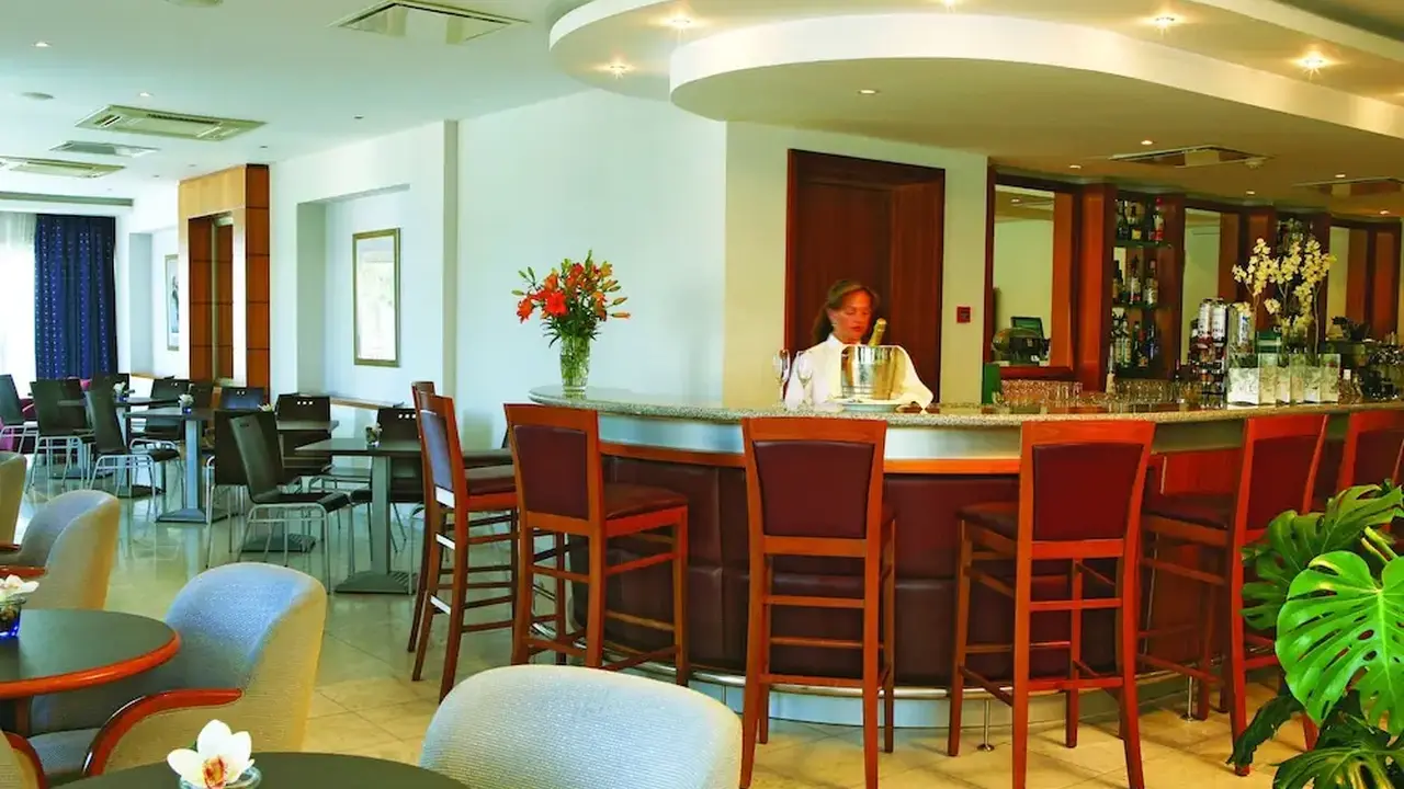 Cynthiana Beach Hotel