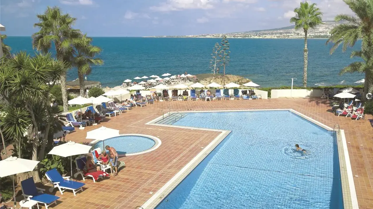 Cynthiana Beach Hotel