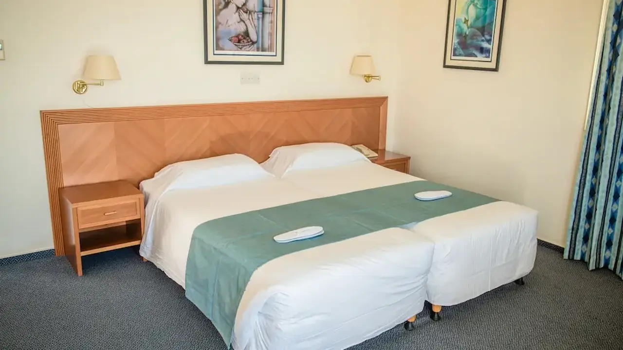 Cynthiana Beach Hotel