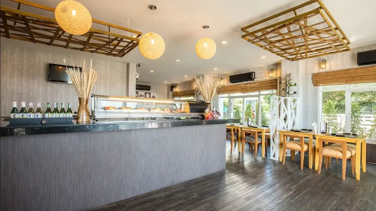 D VAREE JOMTIEN BEACH