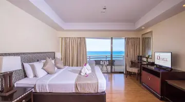 D VAREE JOMTIEN BEACH