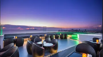 D VAREE JOMTIEN BEACH