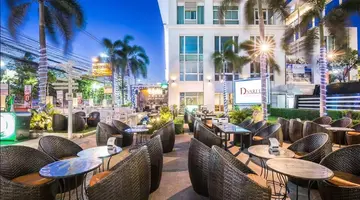 D VAREE JOMTIEN BEACH