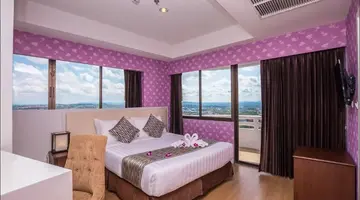 D VAREE JOMTIEN BEACH