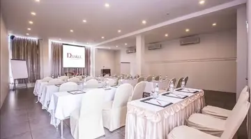 D VAREE JOMTIEN BEACH