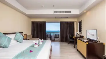 D VAREE JOMTIEN BEACH