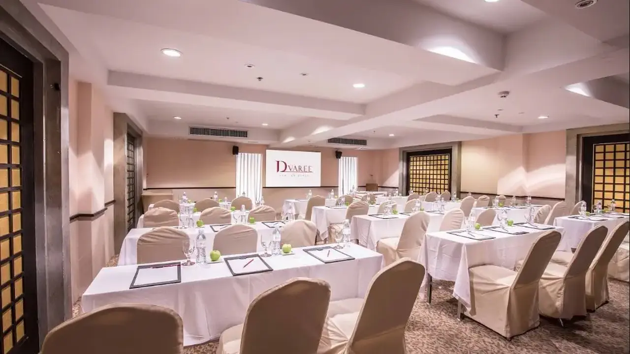 D VAREE JOMTIEN BEACH
