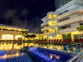 D VAREE JOMTIEN BEACH