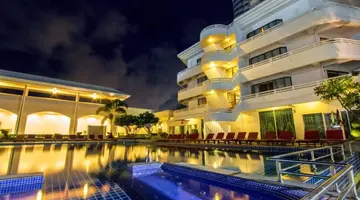 D VAREE JOMTIEN BEACH