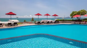 D VAREE JOMTIEN BEACH