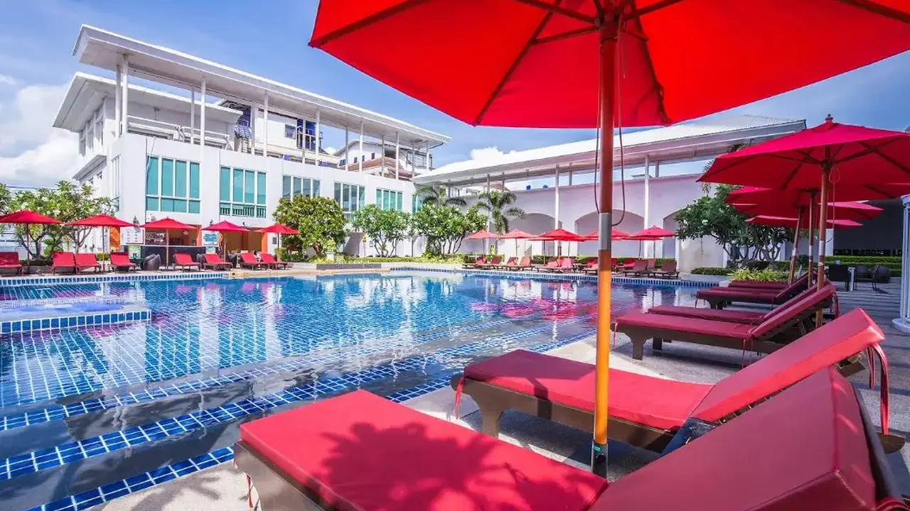 D VAREE JOMTIEN BEACH