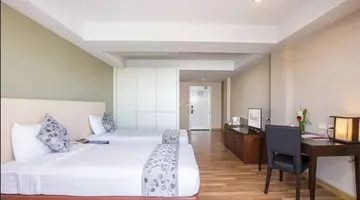 D VAREE JOMTIEN BEACH