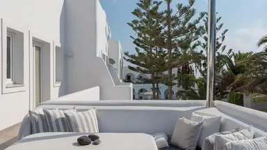 Daedalus Hotel