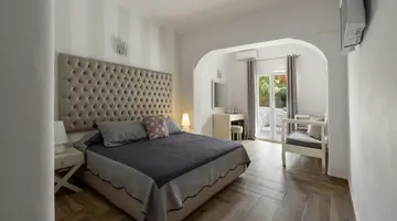 DAEDALUS HOTEL