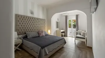 Daedalus Hotel