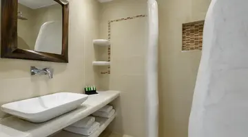Daedalus Hotel