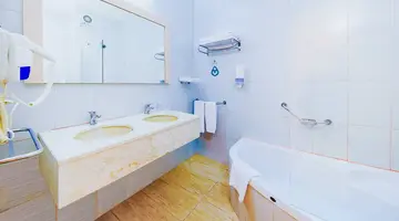 DAIMA BIZ HOTEL