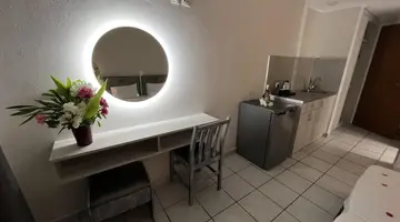 Daisy Hotel