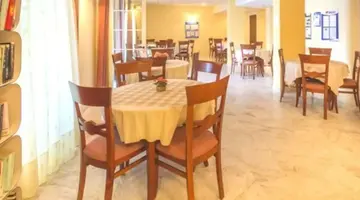 Daisy Hotel