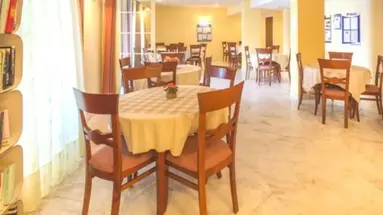 Daisy Hotel