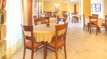Daisy Hotel