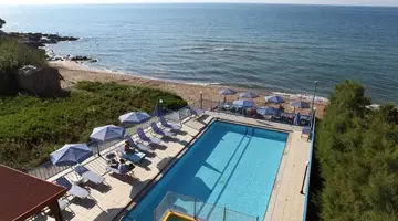 Danaos Beach Apartments