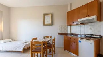 Danelis Apartments