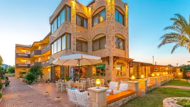 Danelis Apartments