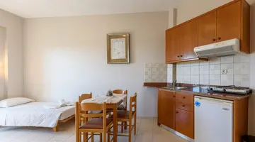Danelis Apartments
